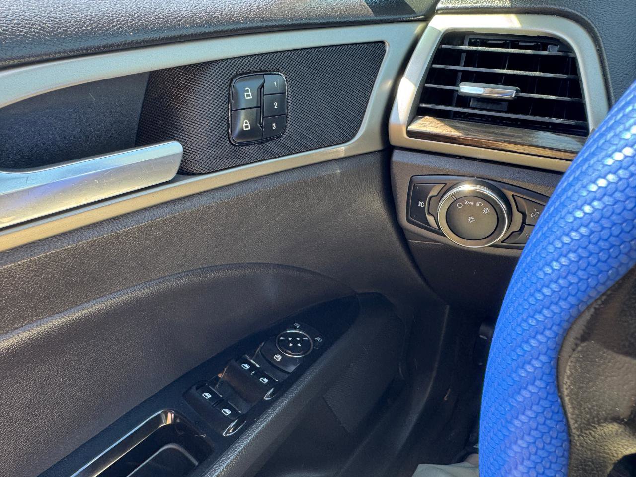 Used 2013 Ford Fusion SE image 23