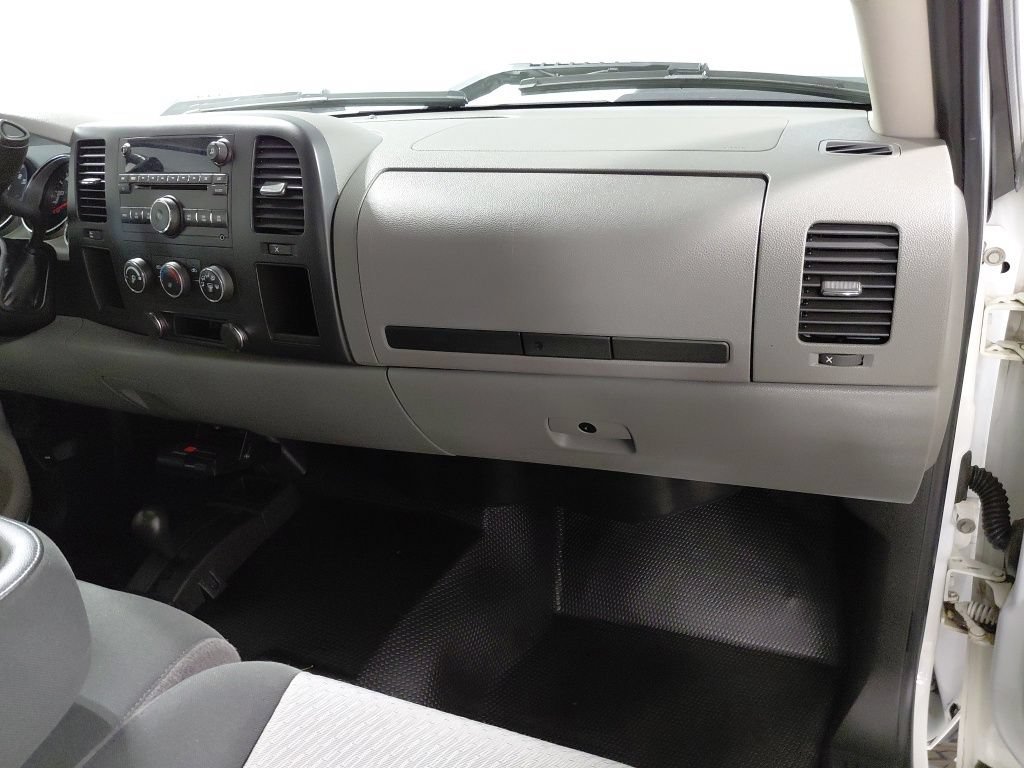 Used 2008 Chevrolet Silverado 2500 W/T AWD/4WD image 22