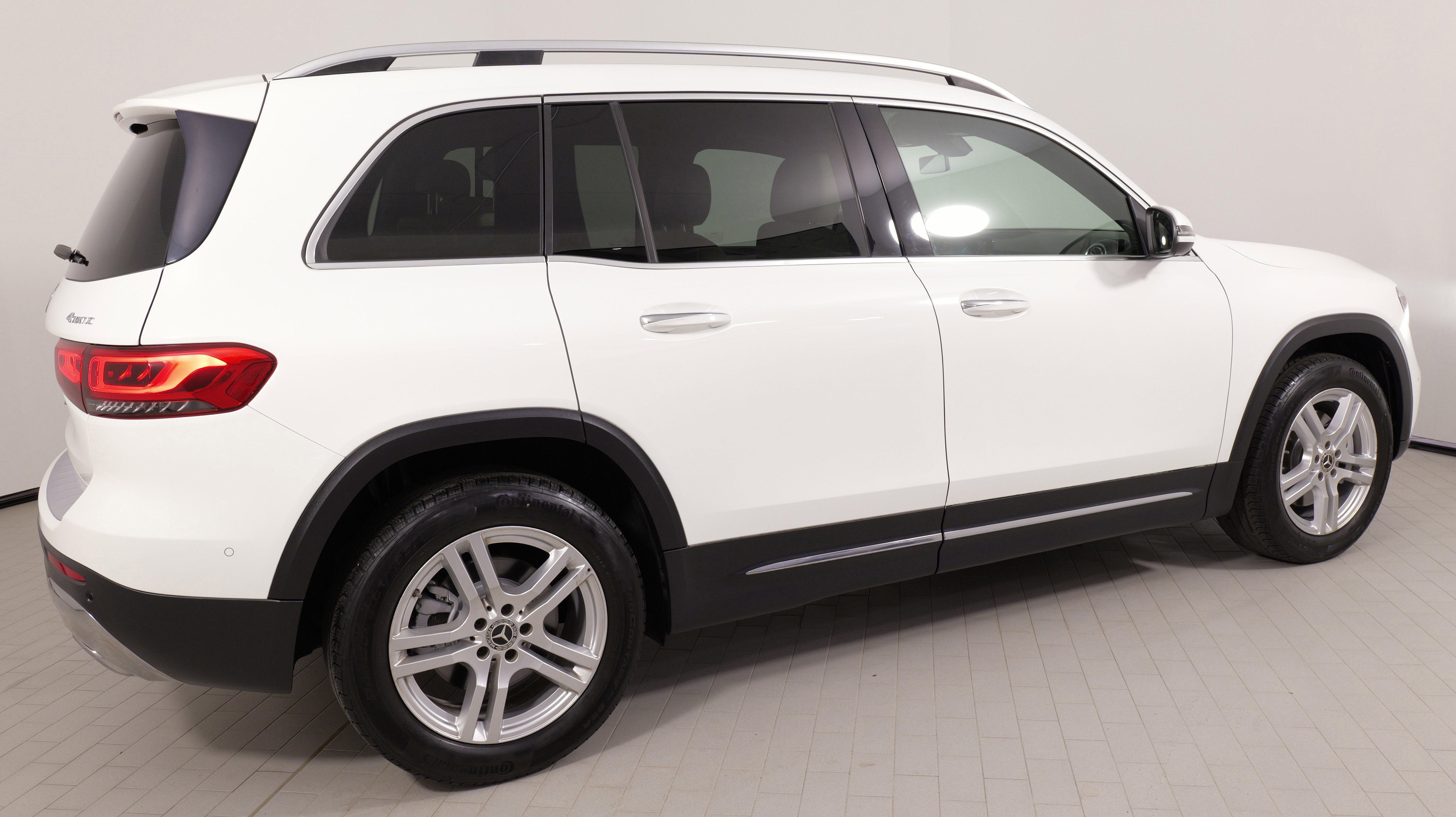 Used 2022 Mercedes-Benz GLB 250 4MATIC image 11