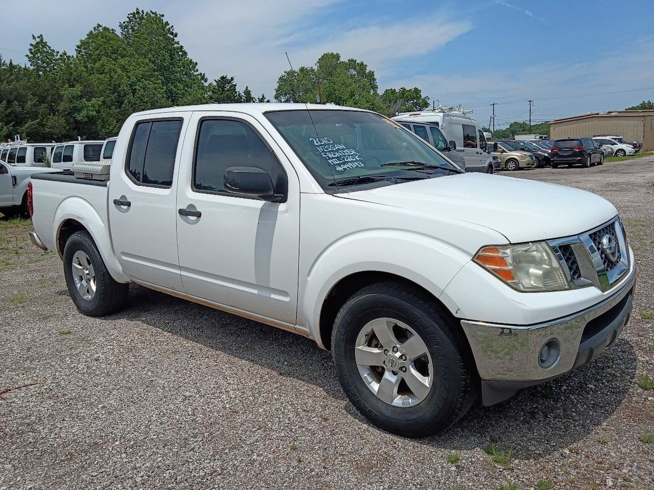 Used 2010 Nissan Frontier SE RWD image 3