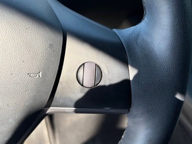 Used 2022 Tesla Model Y Performance image 19