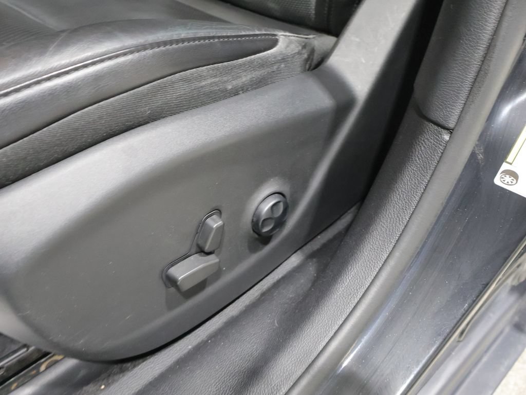 Used 2021 Jeep Cherokee Limited AWD/4WD image 12