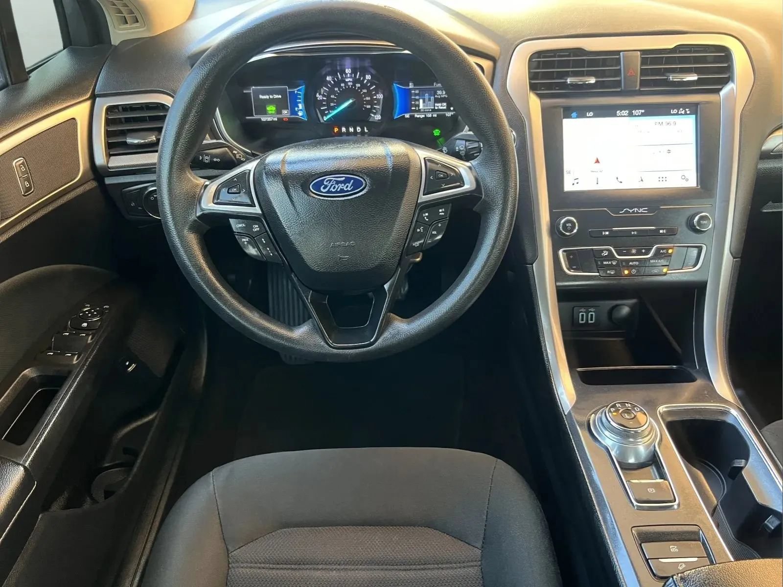 Used 2019 Ford Fusion SE FWD image 11