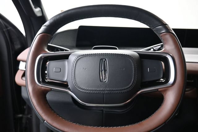 Used 2025 Lincoln Navigator Reserve AWD/4WD image 10