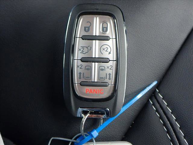 New 2026 Chrysler Pacifica Select AWD/4WD image 26