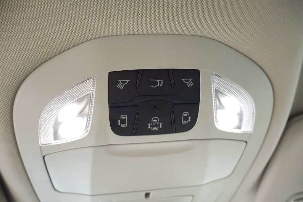 Certified 2023 Chrysler Pacifica Touring-L FWD image 33