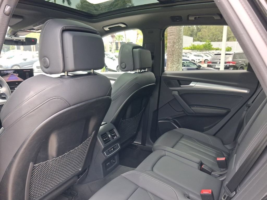 Used 2024 Audi Q5 2.0T Premium w/ Summer of Audi Package AWD/4WD image 7