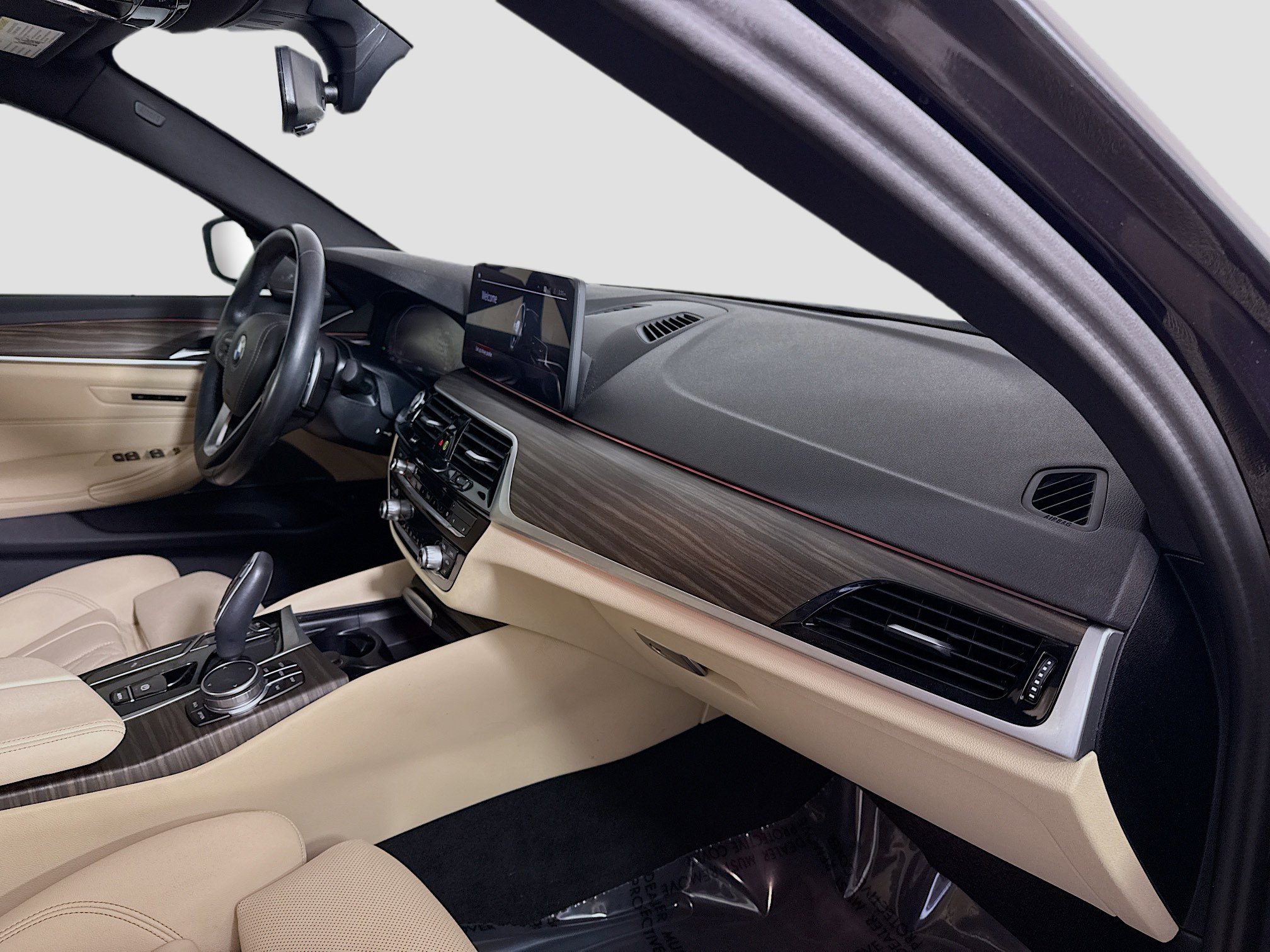 Used 2023 BMW 540i w/ Premium Package image 30