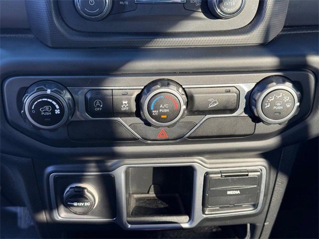 Used 2018 Jeep Wrangler Unlimited Sport image 24