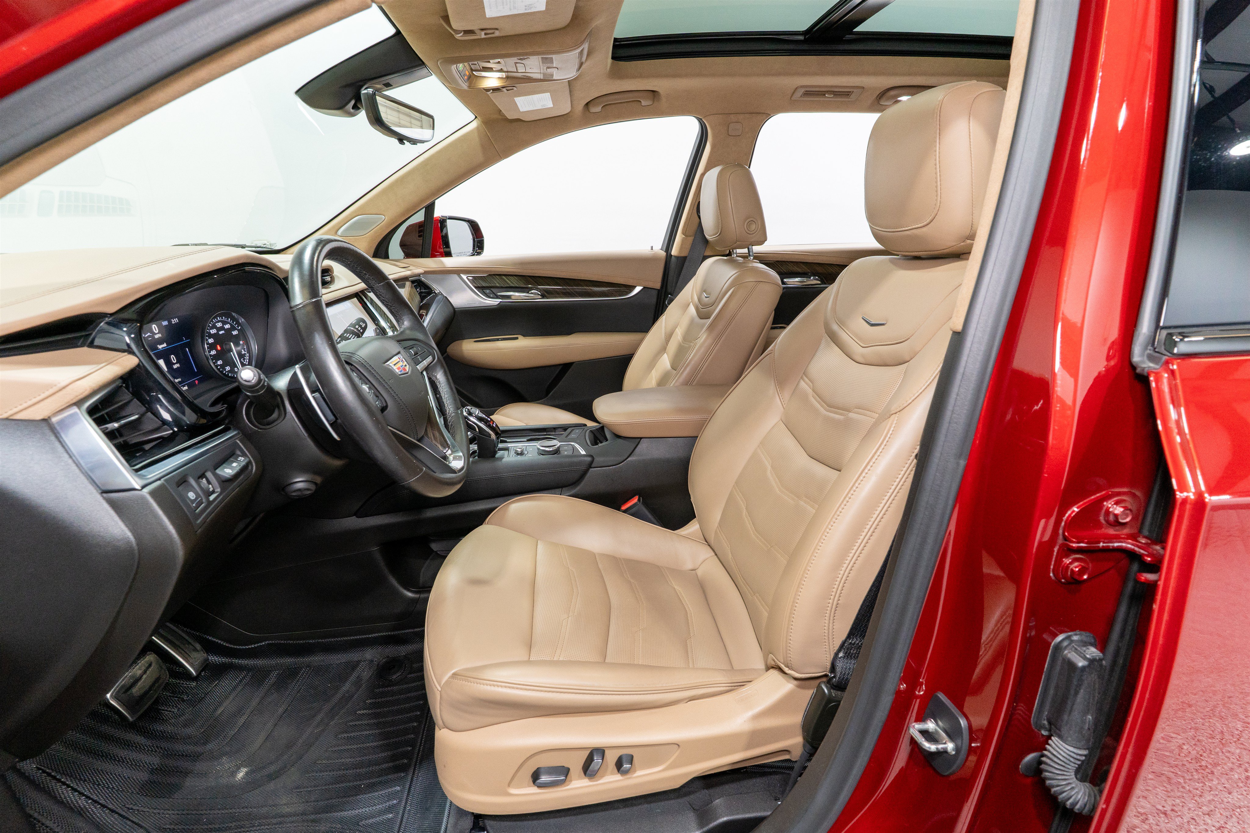 Used 2023 Cadillac XT6 Sport w/ Platinum Package AWD/4WD image 16
