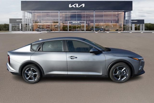 New 2026 Kia K4 LXS FWD image 2