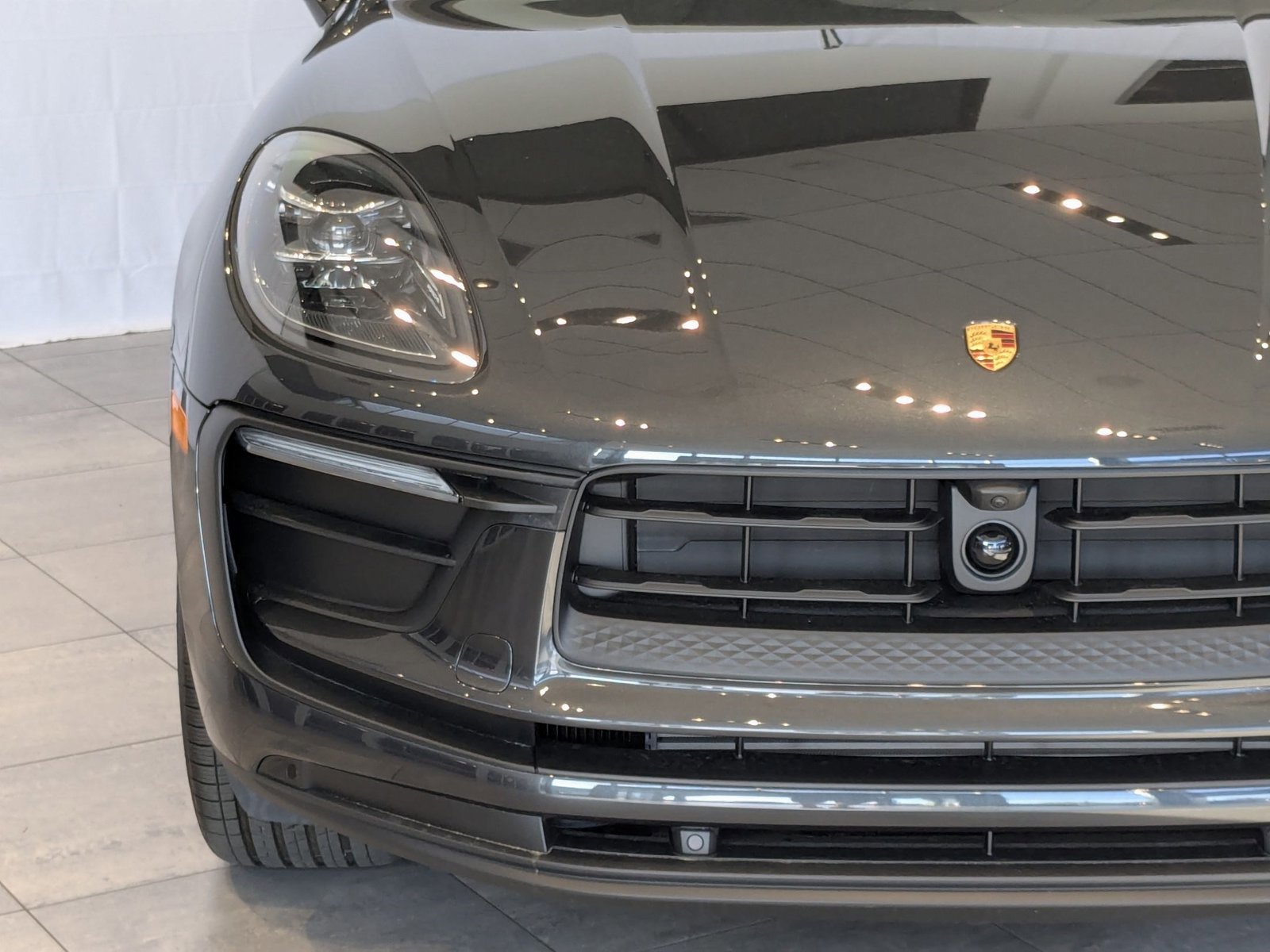 Used 2025 Porsche Macan image 12