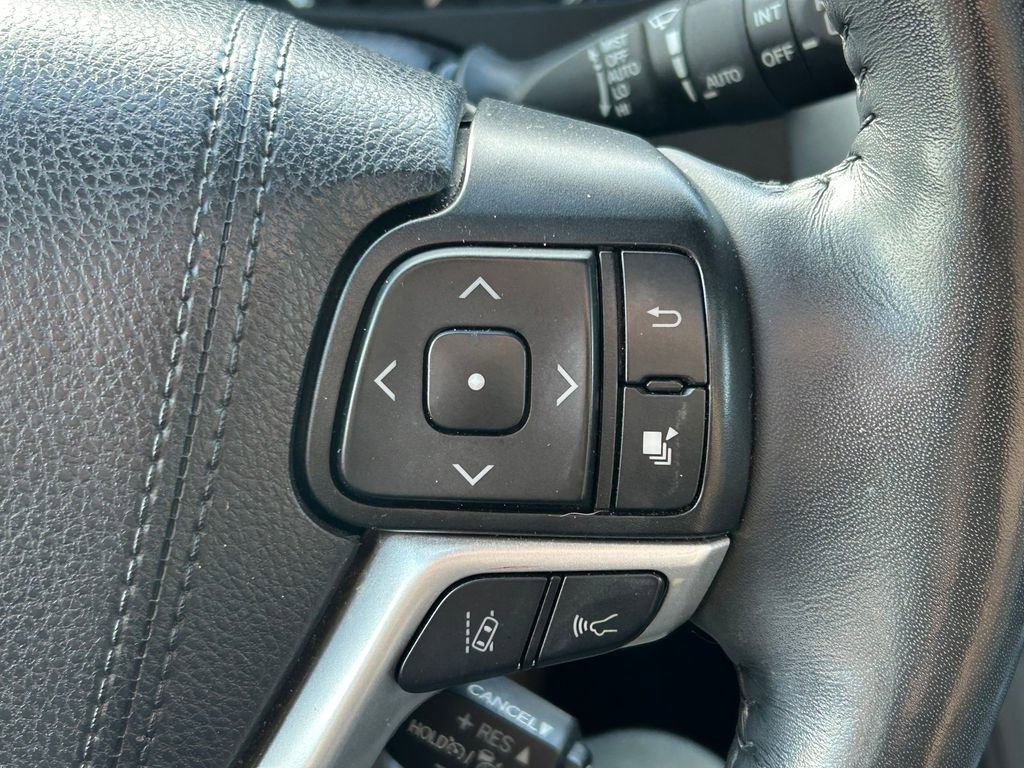 Used 2019 Toyota Highlander Limited Platinum AWD/4WD image 46