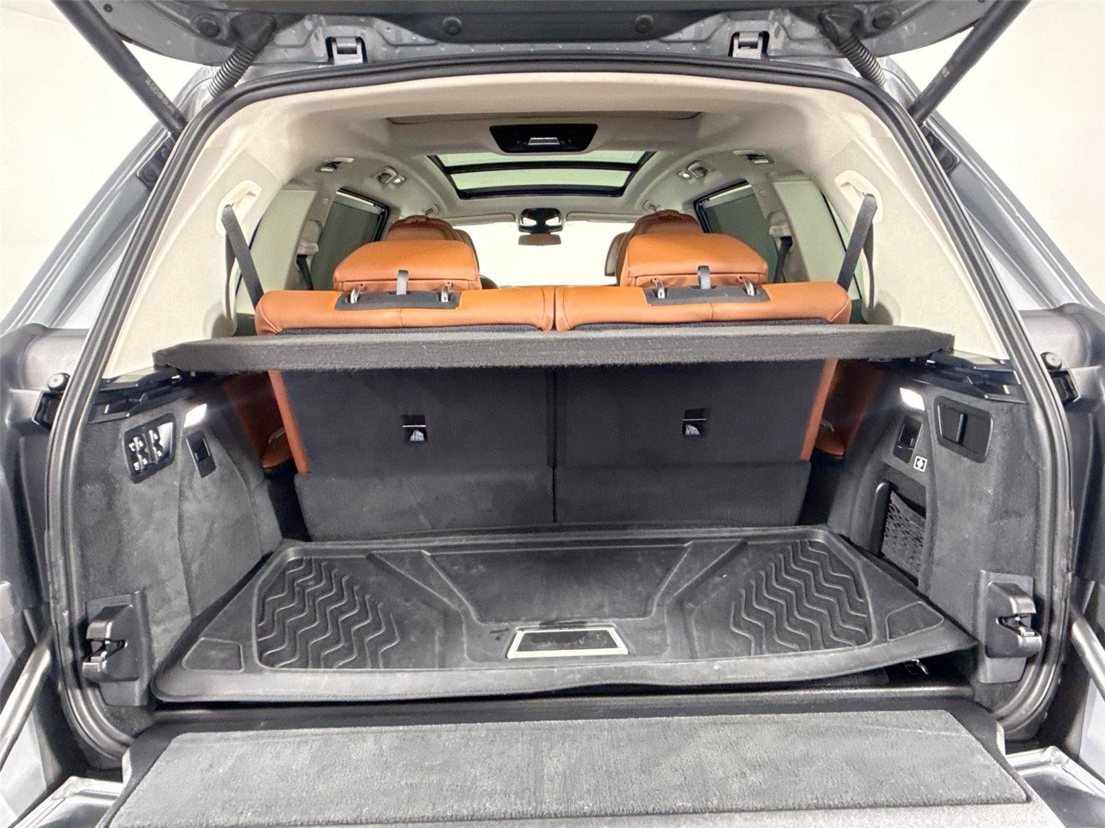 Used 2023 BMW X7 xDrive40i w/ Premium Package image 42