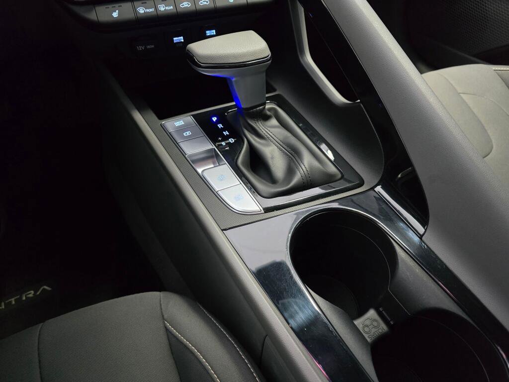 Used 2023 Hyundai Elantra Blue FWD image 32