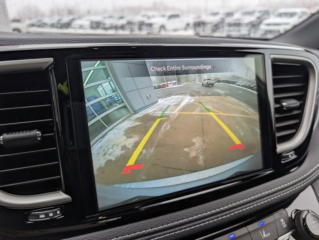 New 2026 Chrysler Pacifica Select w/ S Appearance Package image 3