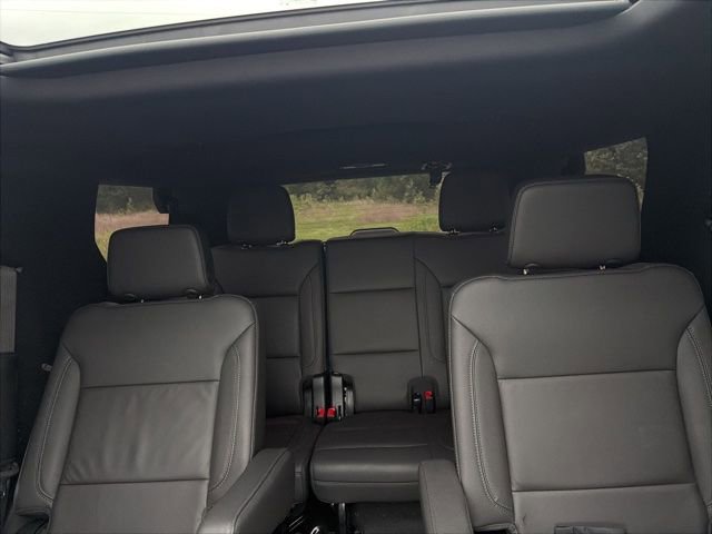 Used 2025 Chevrolet Tahoe LT w/ Comfort Package AWD/4WD image 18