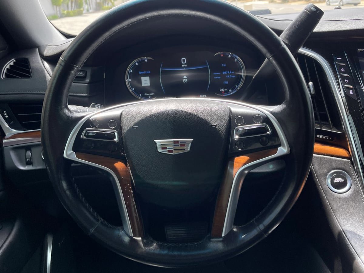 Used 2017 Cadillac Escalade ESV Luxury AWD/4WD image 31