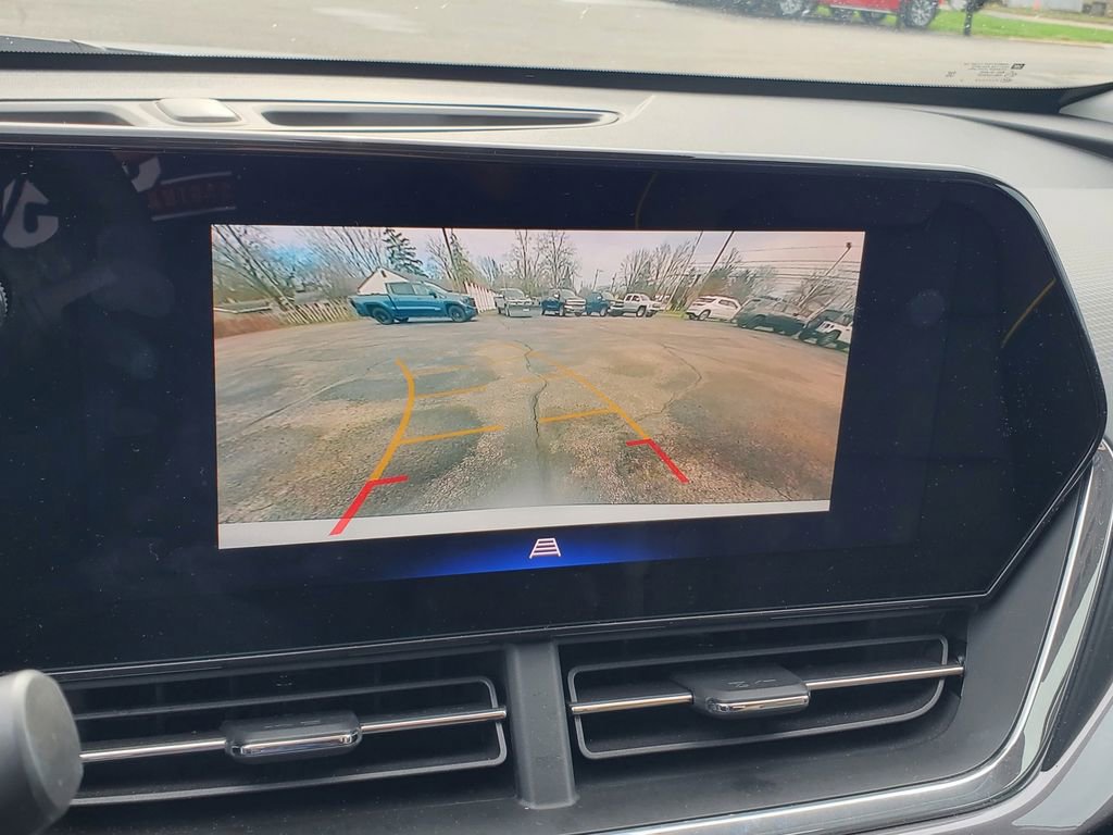 Used 2025 Chevrolet Trax ACTIV w/ Sunroof Package FWD image 22