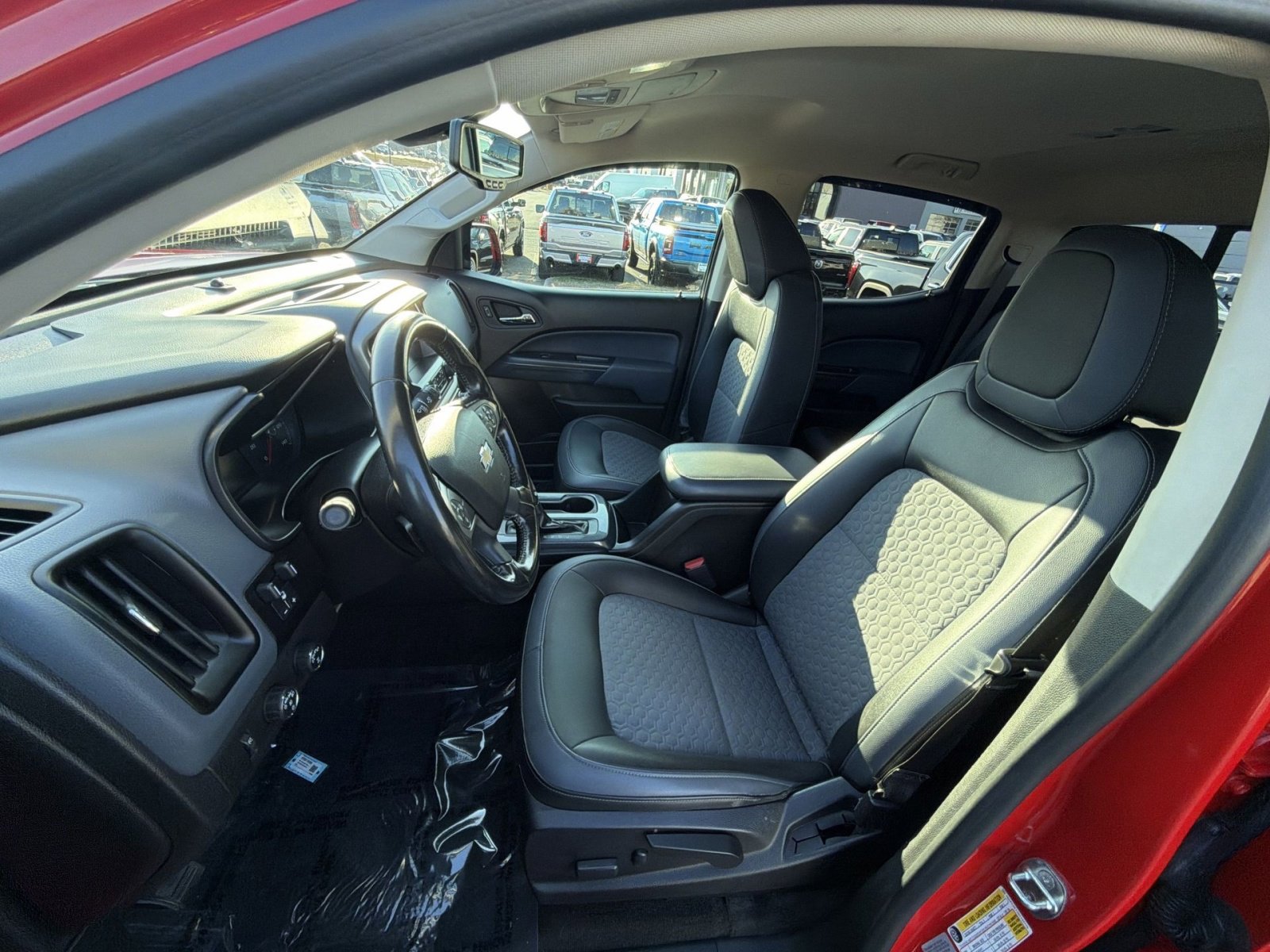 Used 2017 Chevrolet Colorado Z71 image 13