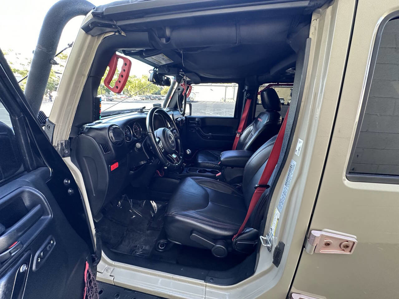 Used 2017 Jeep Wrangler Unlimited Rubicon image 12