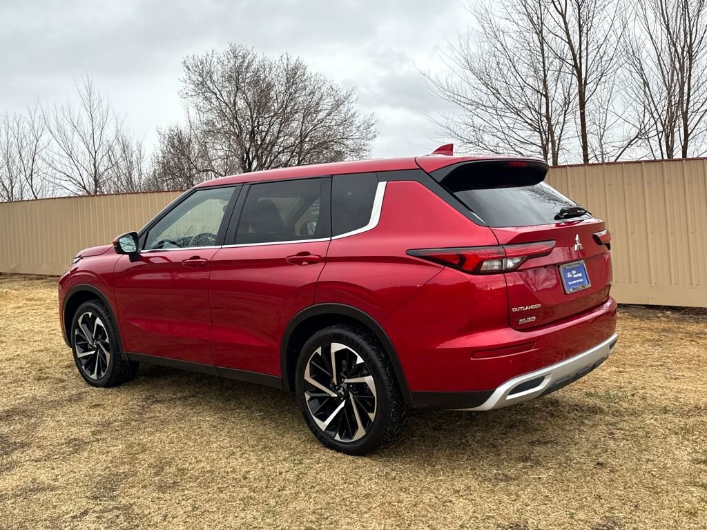 Used 2024 Mitsubishi Outlander SE image 5