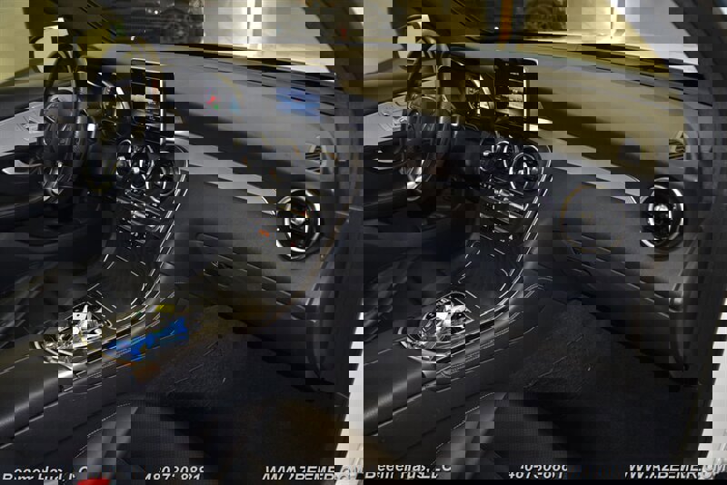 Used 2019 Mercedes-Benz GLC 300 image 17