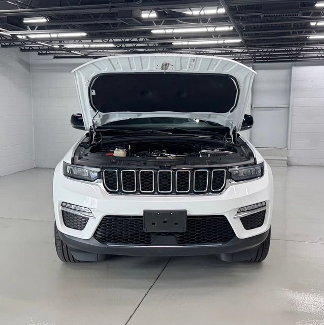 Used 2022 Jeep Grand Cherokee Limited AWD/4WD image 34