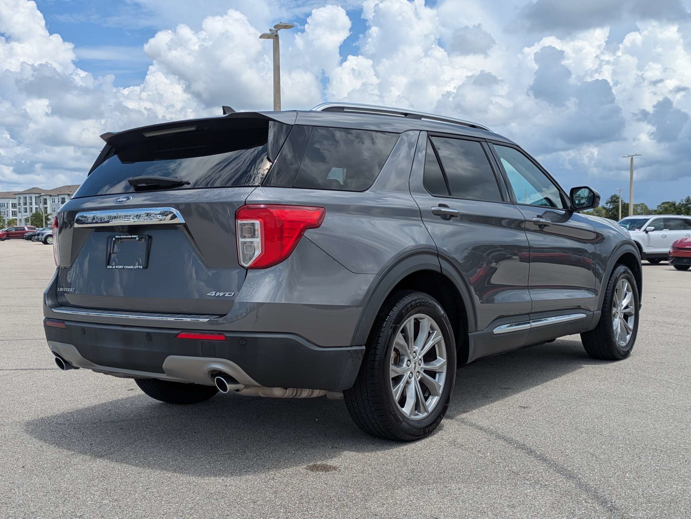 Used 2022 Ford Explorer Limited AWD/4WD image 5