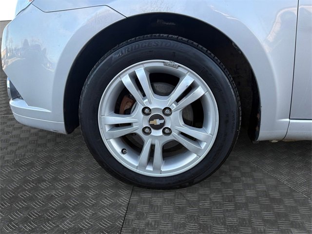 Used 2011 Chevrolet Aveo5 LT w/ Driver Convenience Package image 13