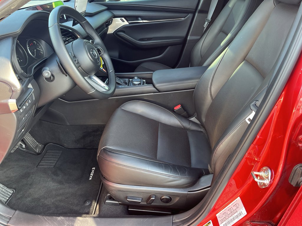Certified 2025 MAZDA MAZDA3 Hatchback w/Premium Plus Pkg image 22