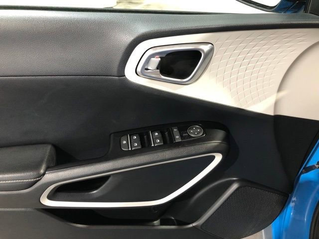 Used 2023 Kia Soul GT-Line FWD image 14