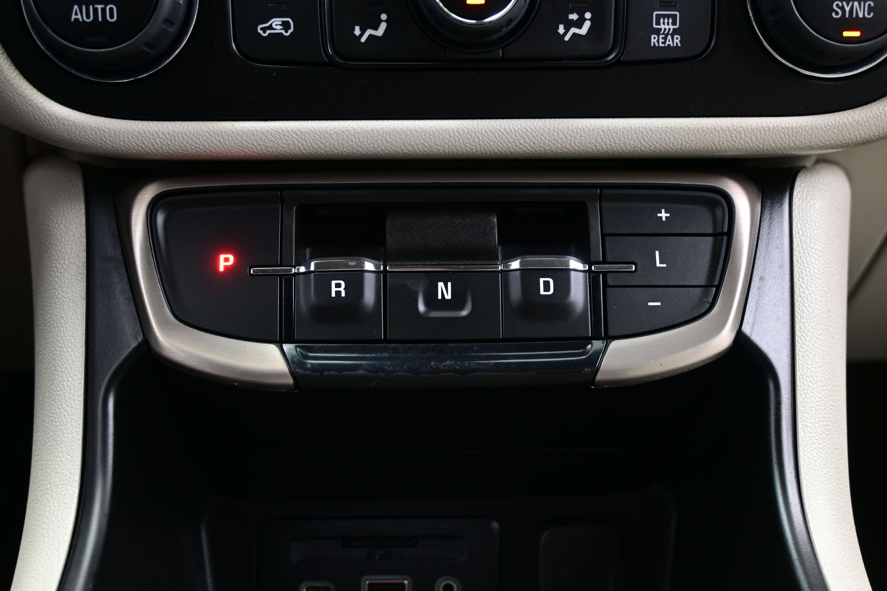 Used 2023 GMC Terrain Denali w/ Denali Premium Package AWD/4WD image 23