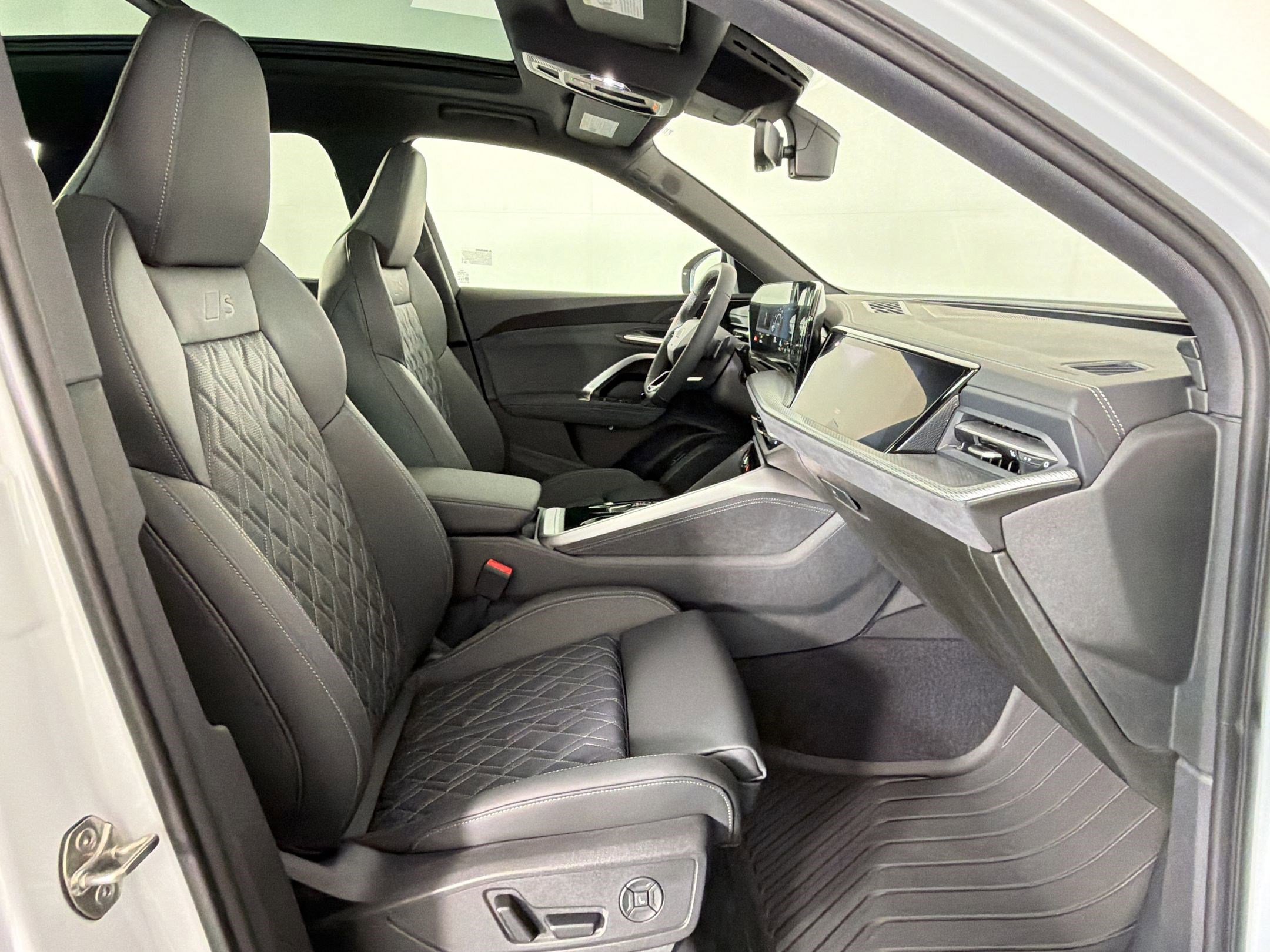 New 2026 Audi SQ5 Premium Plus image 31