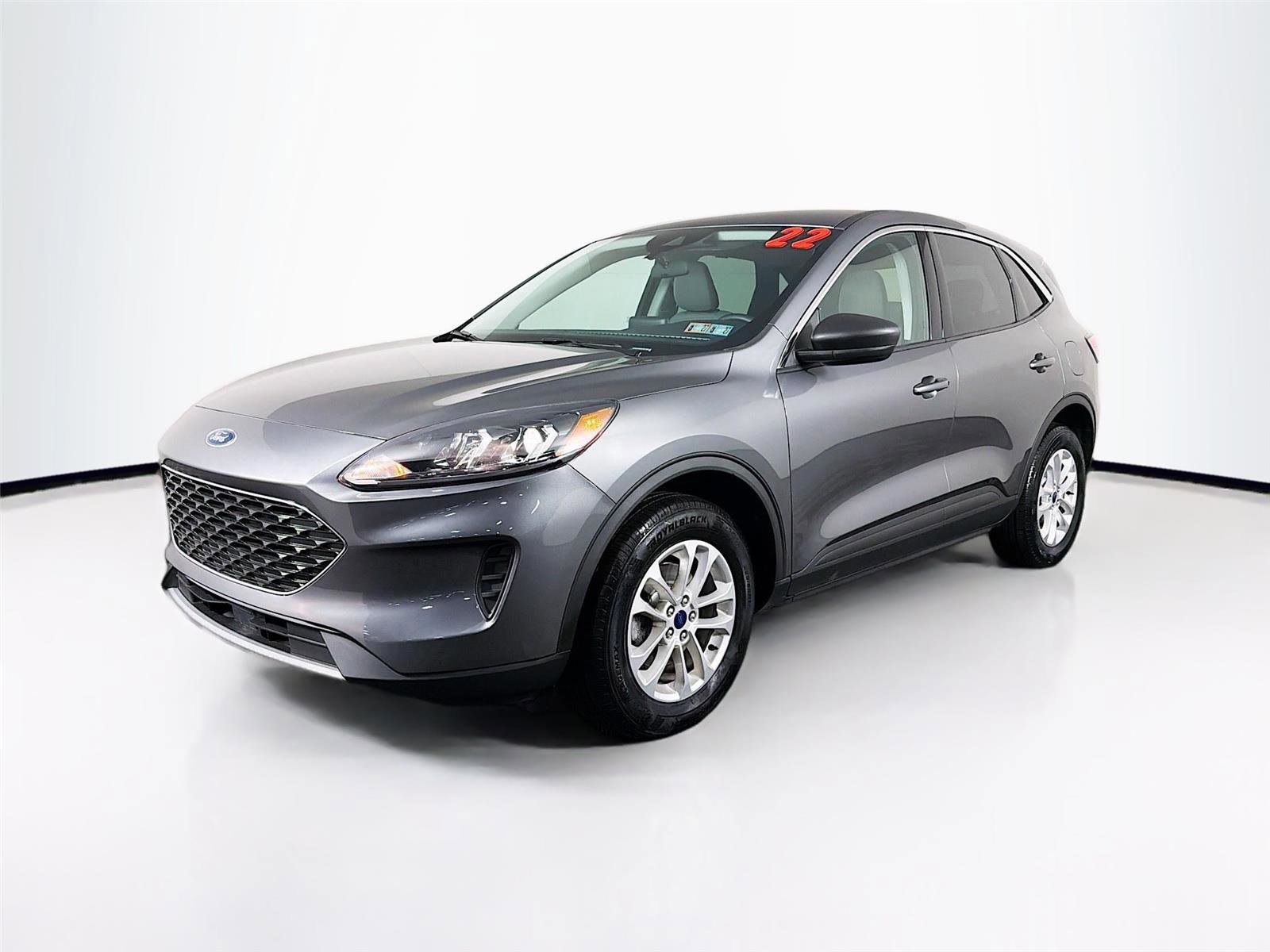 Used 2022 Ford Escape SE w/ Cold Weather Package image 3
