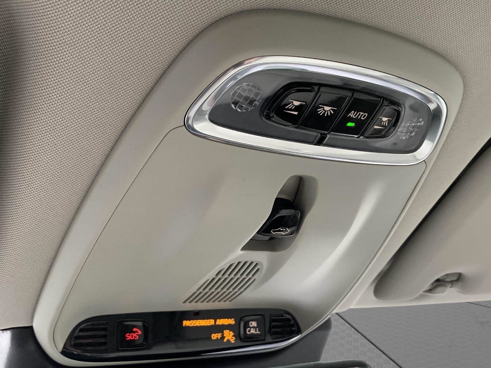 Used 2021 Volvo XC60 T6 Momentum w/ Premium Package image 29