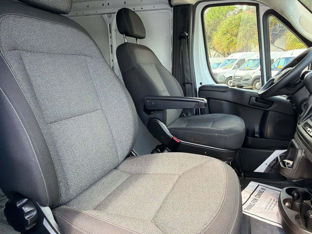 Used 2025 RAM ProMaster 2500 w/ Convenience Group FWD image 15