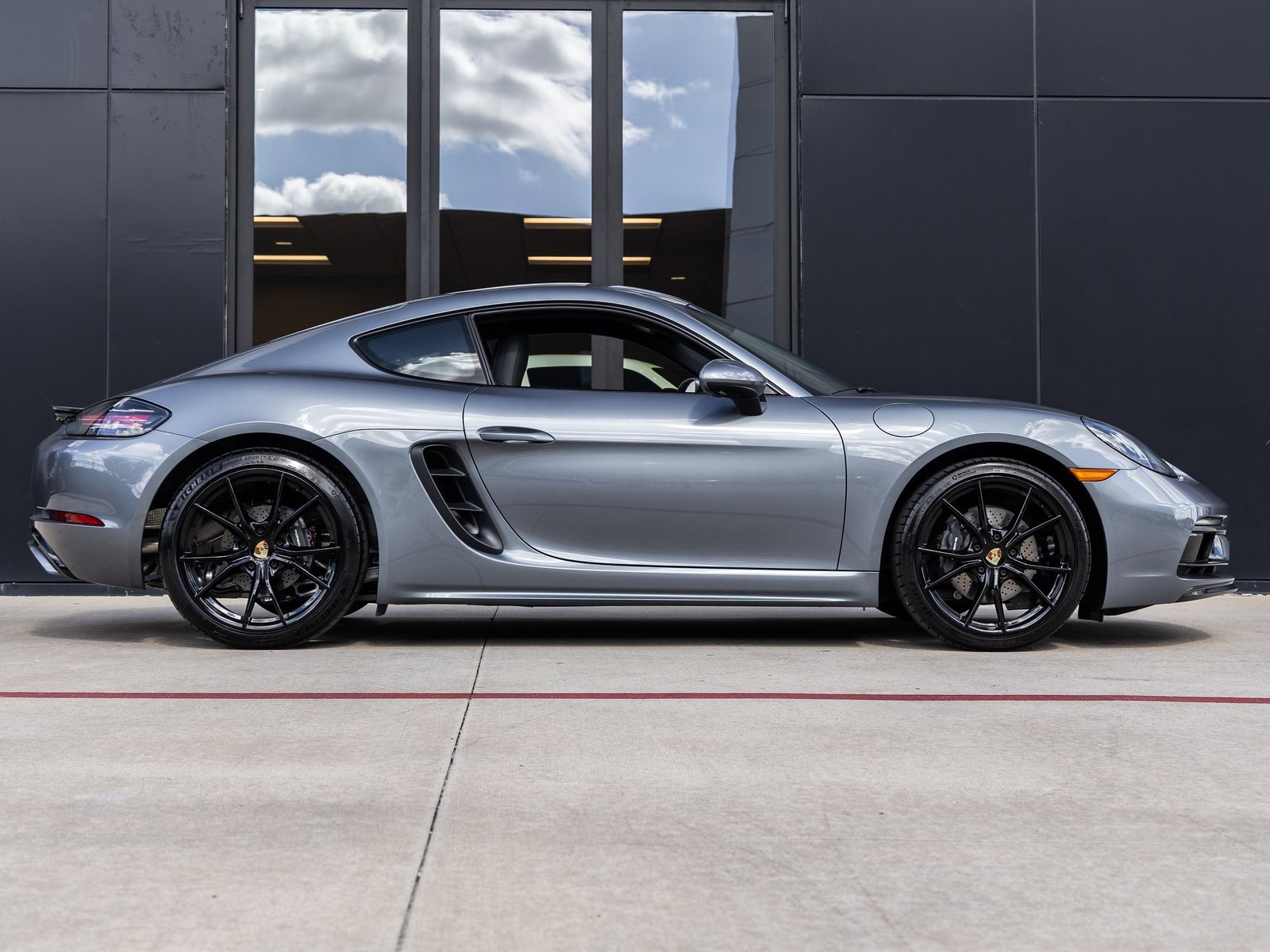 New 2025 Porsche 718 Cayman image 12