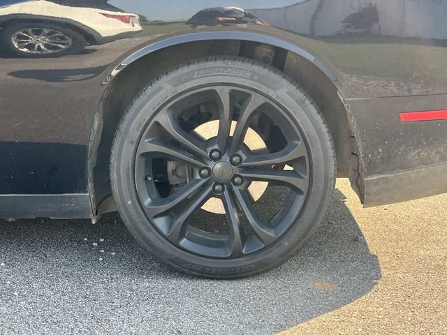 Used 2020 Dodge Challenger R/T RWD image 12