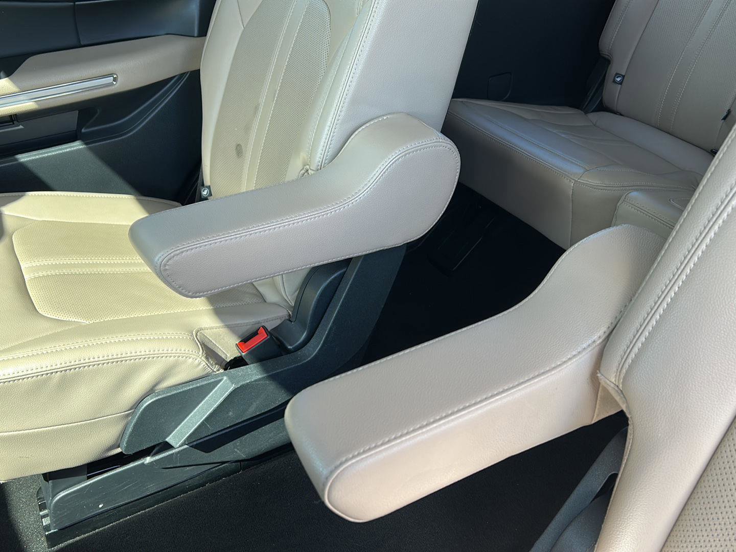 Used 2024 Ford Expedition Limited image 27