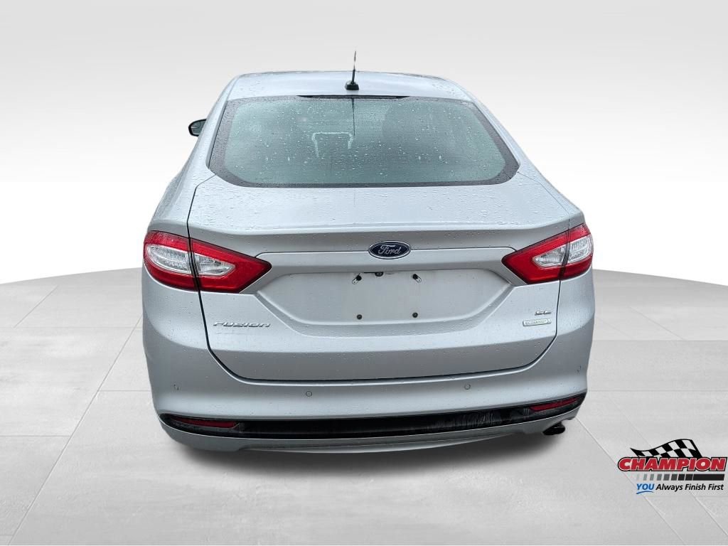 Used 2016 Ford Fusion SE image 12