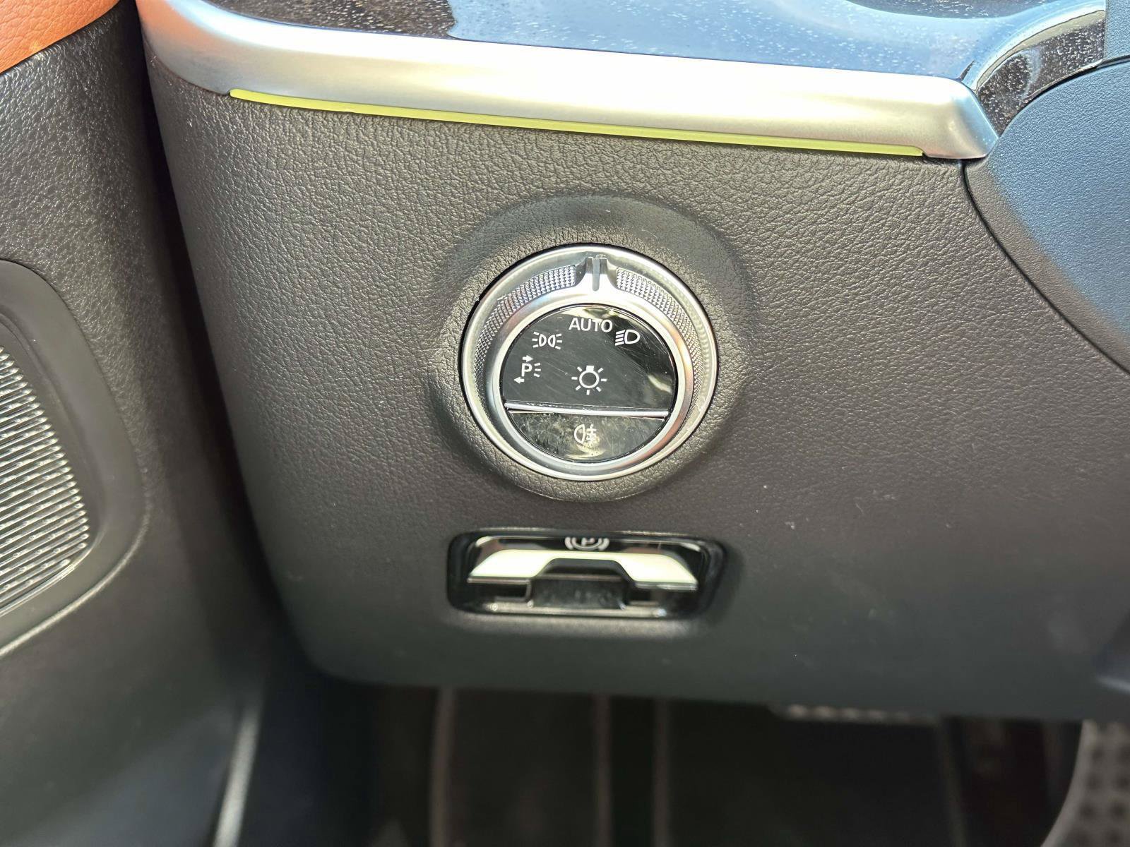 Used 2023 Mercedes-Benz C 300 4MATIC Sedan image 23