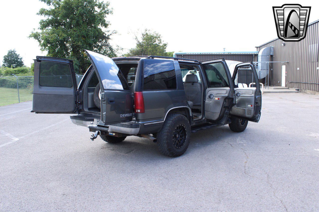 Used 1999 Chevrolet Tahoe Z71 w/ Preferred Equipment Group image 13