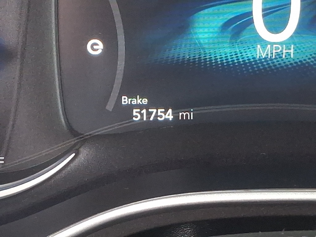 Used 2023 Chrysler Pacifica Touring-L FWD image 19