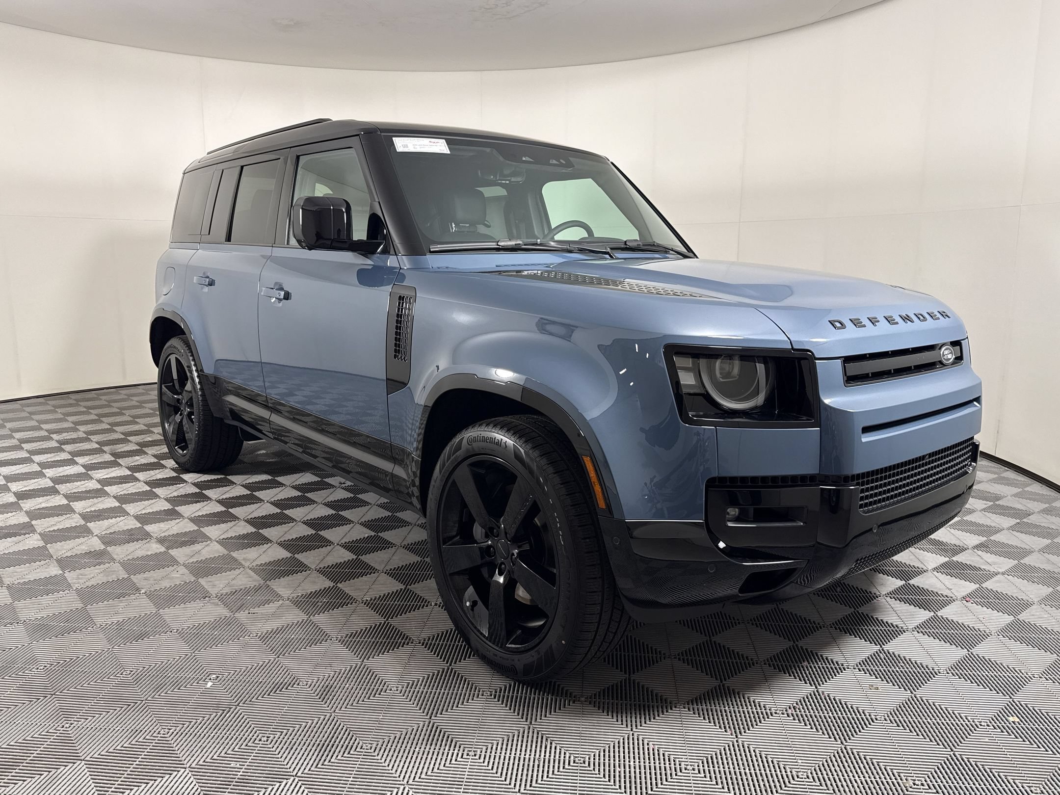 New 2026 Land Rover Defender 110 X-Dynamic SE AWD/4WD image 7