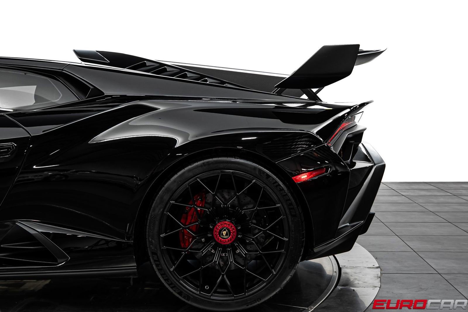 Used 2022 Lamborghini Huracan STO RWD image 20