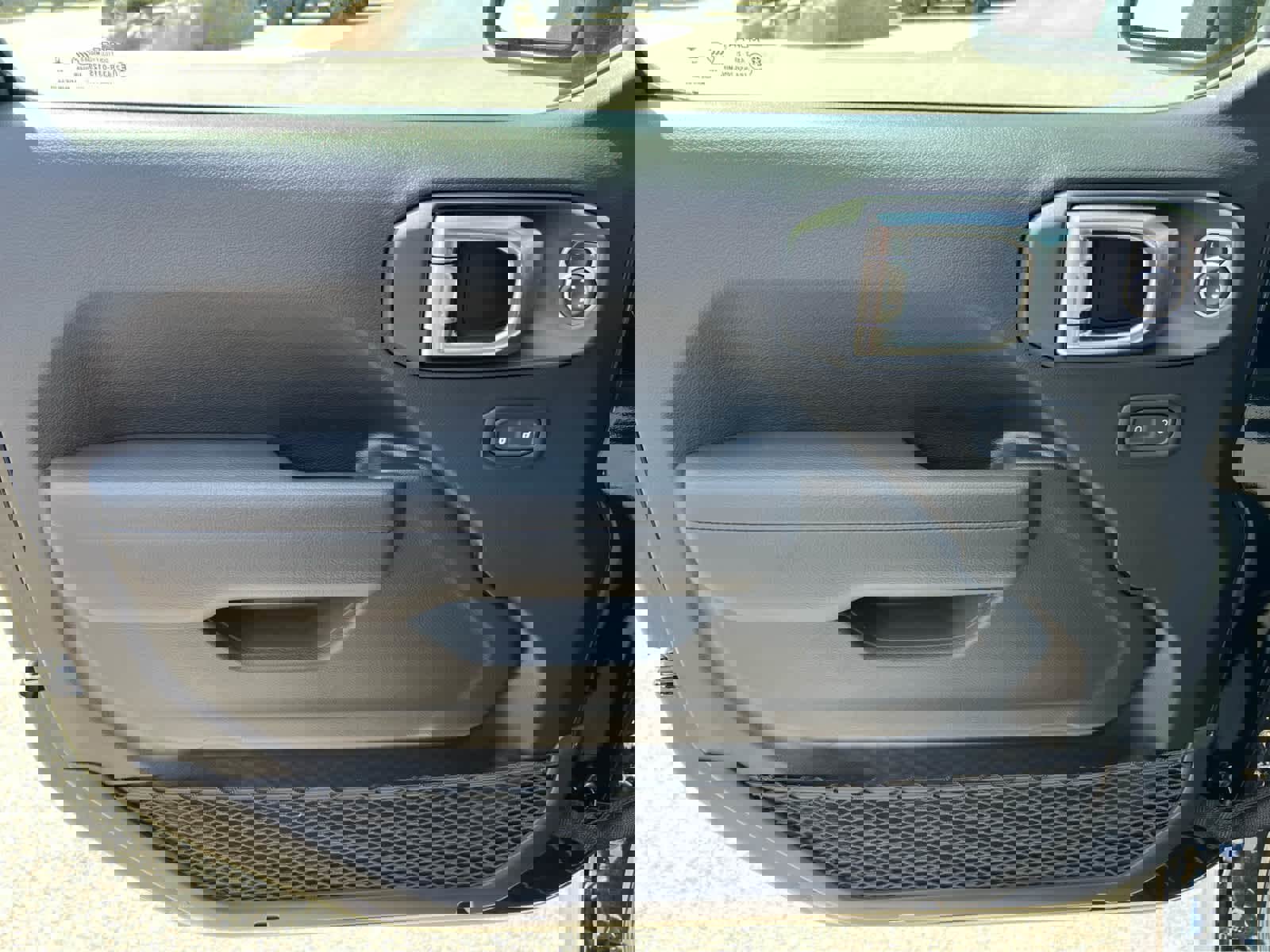 New 2025 Jeep Gladiator Sport image 10