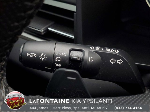 Used 2024 Mitsubishi Outlander SE Black Edition image 19