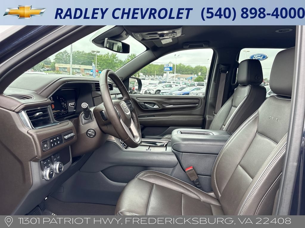 Used 2023 GMC Yukon Denali AWD/4WD image 3