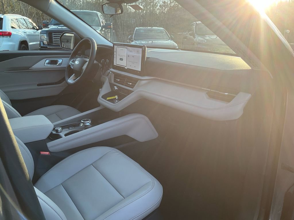 New 2026 Ford Explorer Active w/ Active Comfort Package image 11